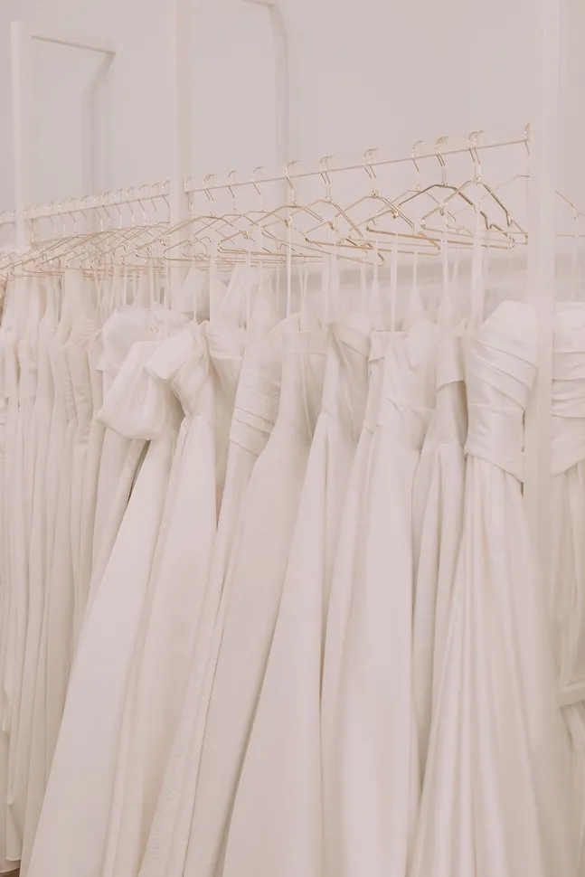 Love Stories Bridal Kleider